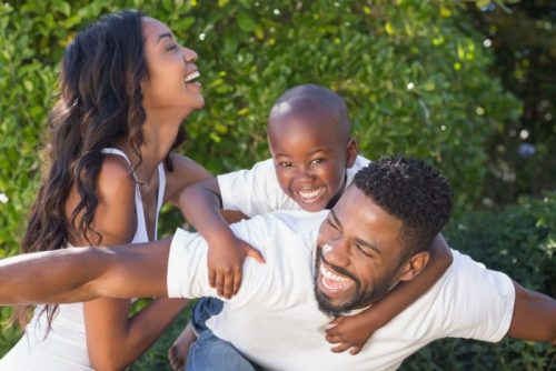 46070971_m-e1564595259626 happy-parents